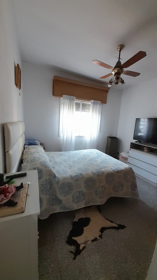 CASA EN VENTA / ZELARRAYAN AL 2800