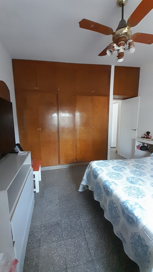 CASA EN VENTA / ZELARRAYAN AL 2800