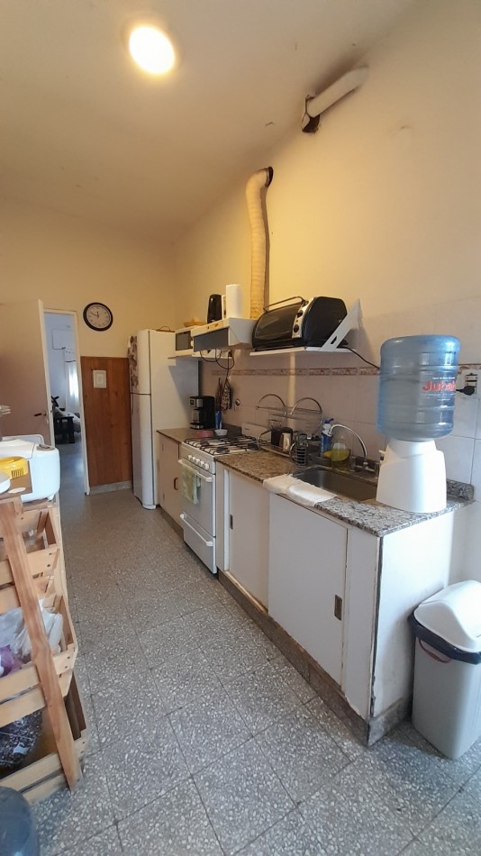 CASA EN VENTA / ZELARRAYAN AL 2800