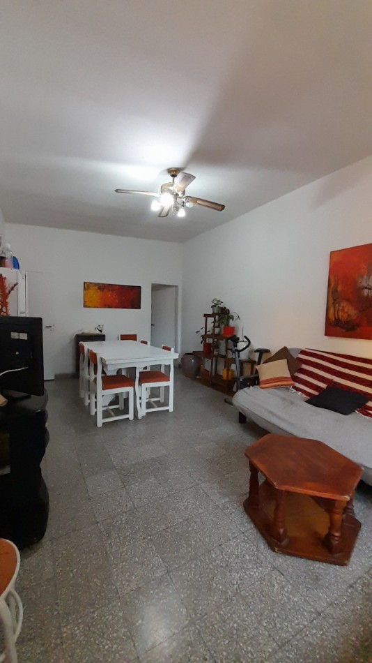CASA EN VENTA / ZELARRAYAN AL 2800