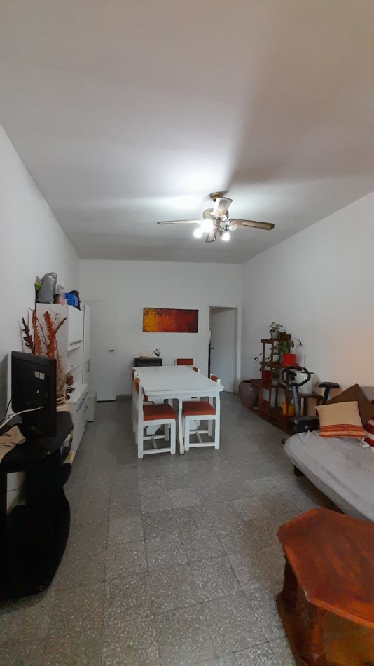 CASA EN VENTA / ZELARRAYAN AL 2800