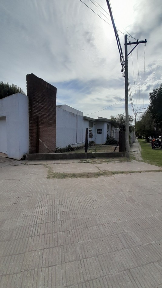 CASA EN VENTA / ZELARRAYAN AL 2800