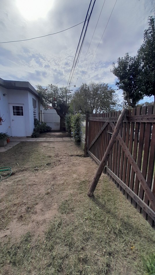 CASA EN VENTA / ZELARRAYAN AL 2800