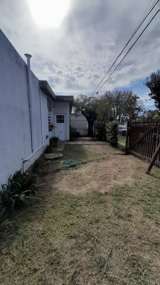 CASA EN VENTA / ZELARRAYAN AL 2800